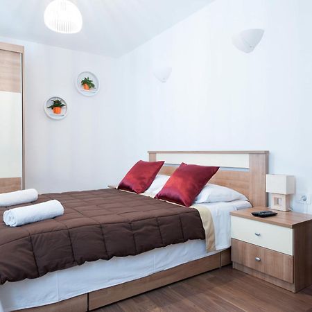 Rooms & Apartments 72 ซาดาร์ ห้อง รูปภาพ