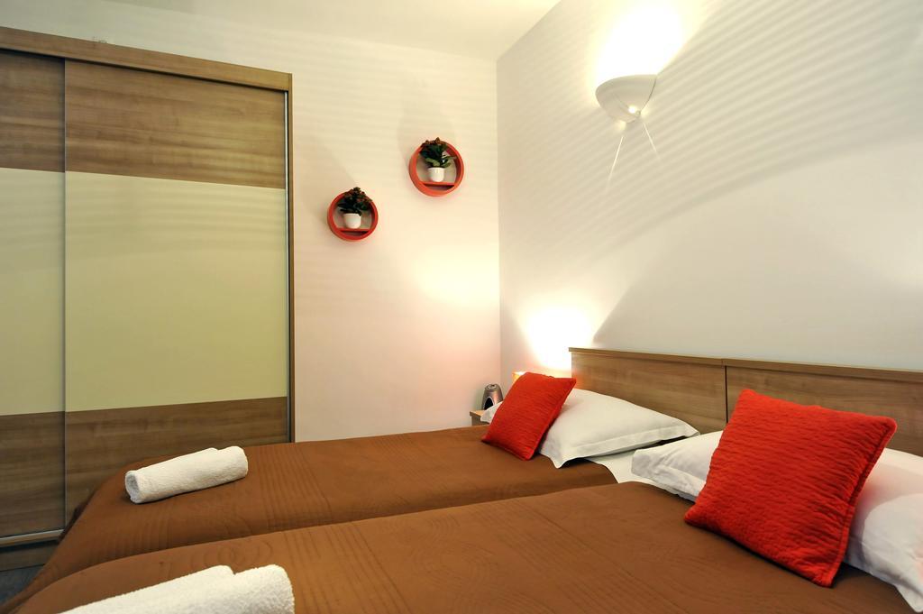Rooms & Apartments 72 ซาดาร์ ภายนอก รูปภาพ