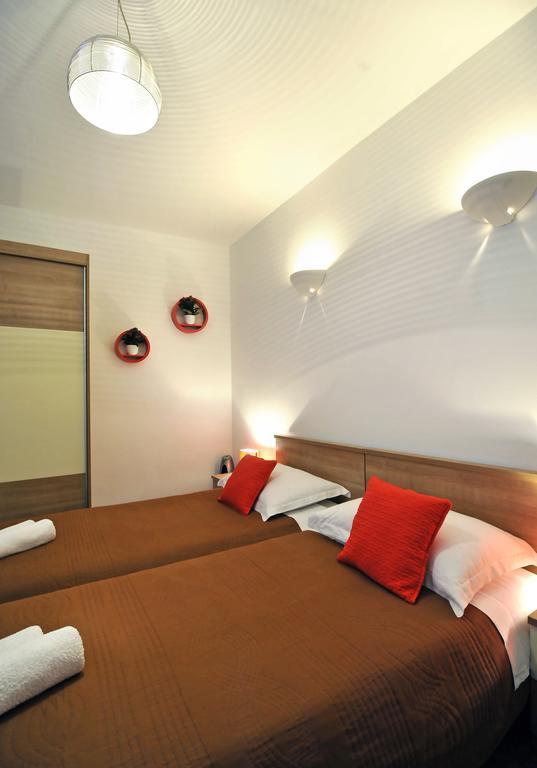 Rooms & Apartments 72 ซาดาร์ ภายนอก รูปภาพ