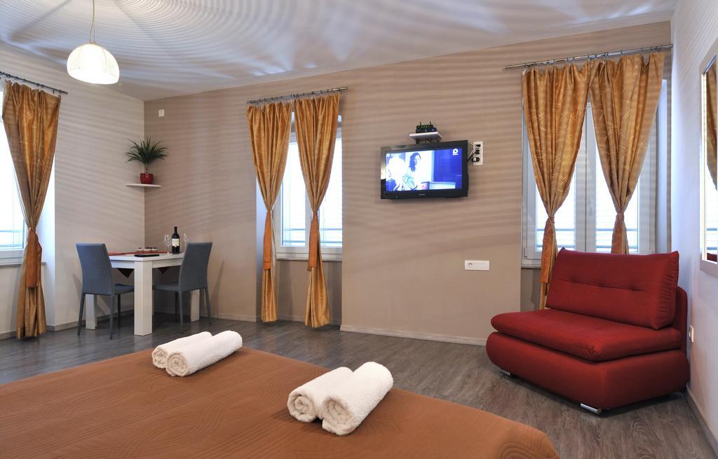 Rooms & Apartments 72 ซาดาร์ ภายนอก รูปภาพ