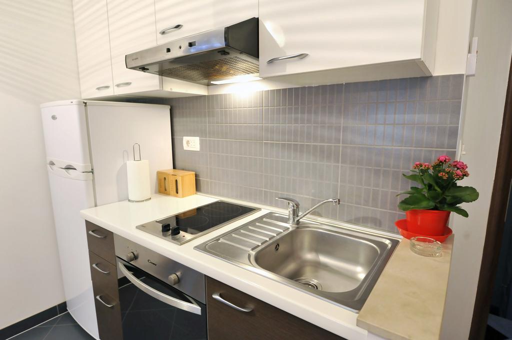 Rooms & Apartments 72 ซาดาร์ ภายนอก รูปภาพ