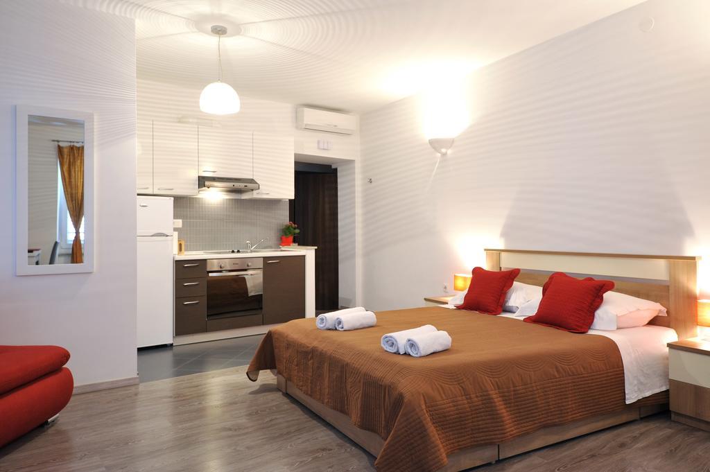 Rooms & Apartments 72 ซาดาร์ ภายนอก รูปภาพ