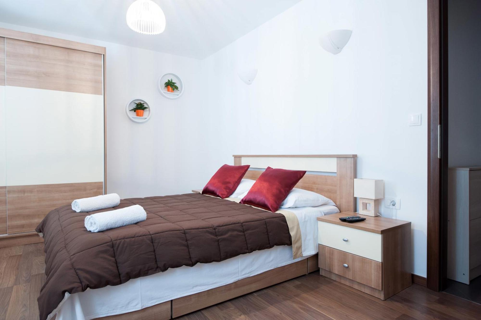 Rooms & Apartments 72 ซาดาร์ ห้อง รูปภาพ